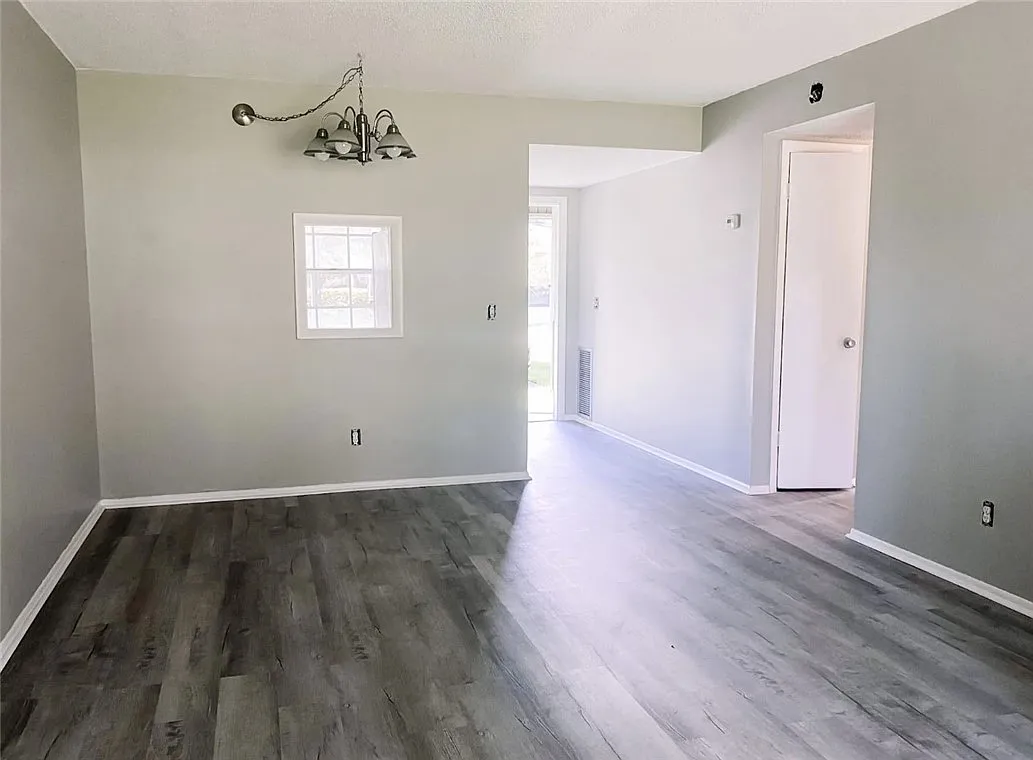 2 bed, 1.0 bath, 800 sqft, $1,550 — Photo 4