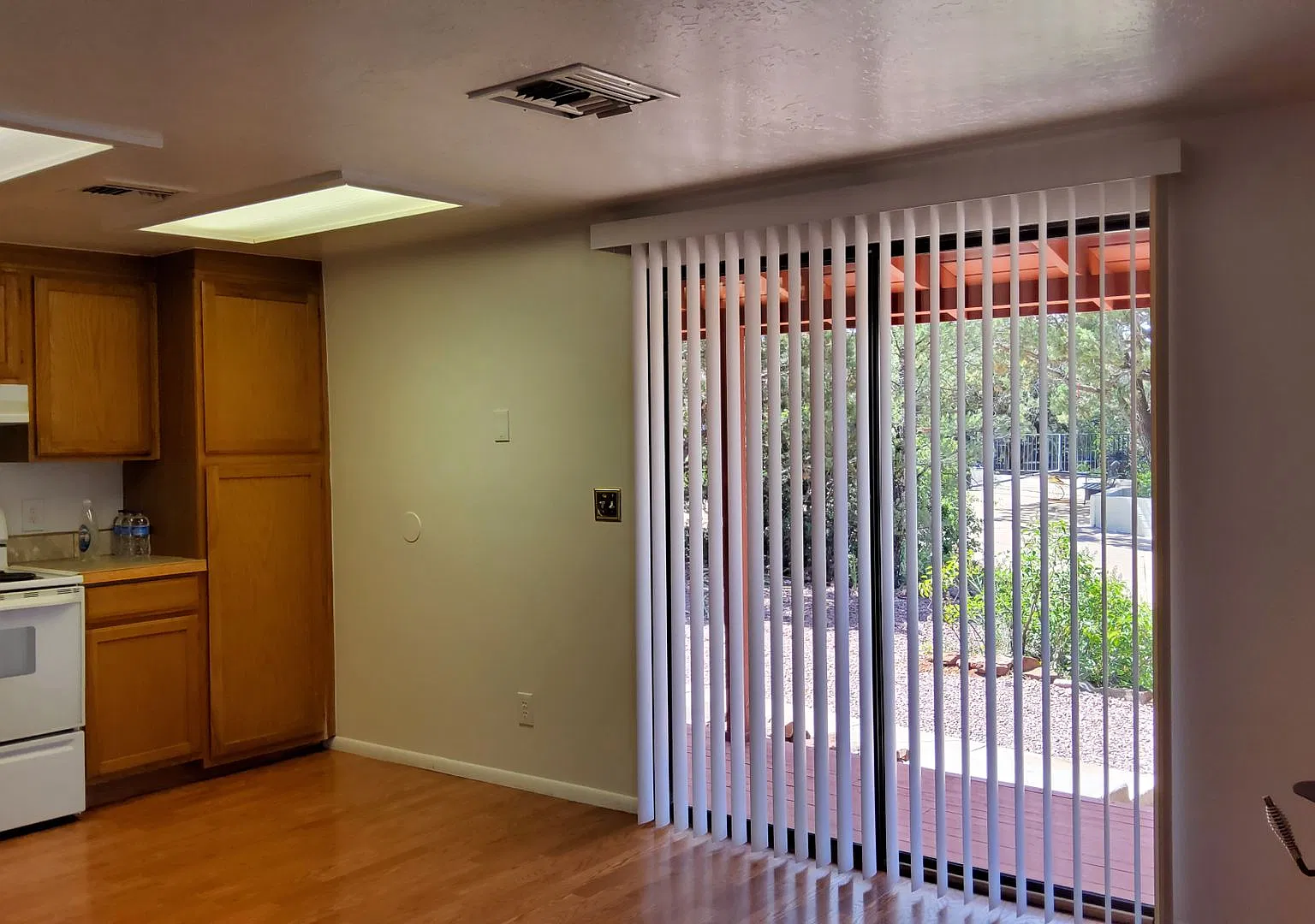 Cozy Two Bedroom Home — Photo 4
