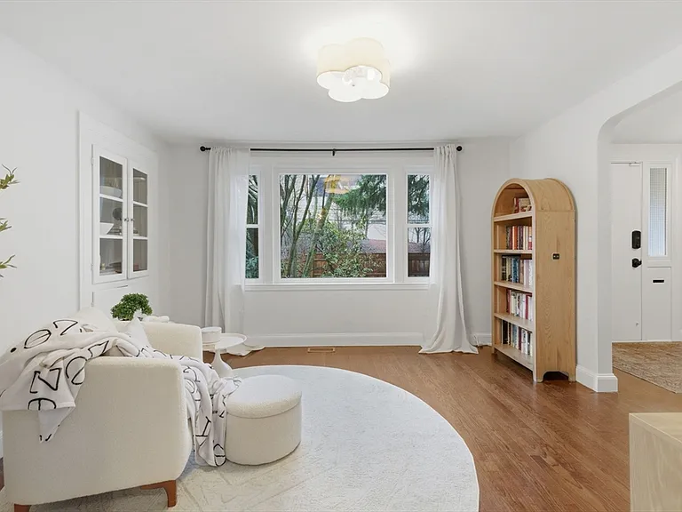 30 Allandale St #1 — Photo 5