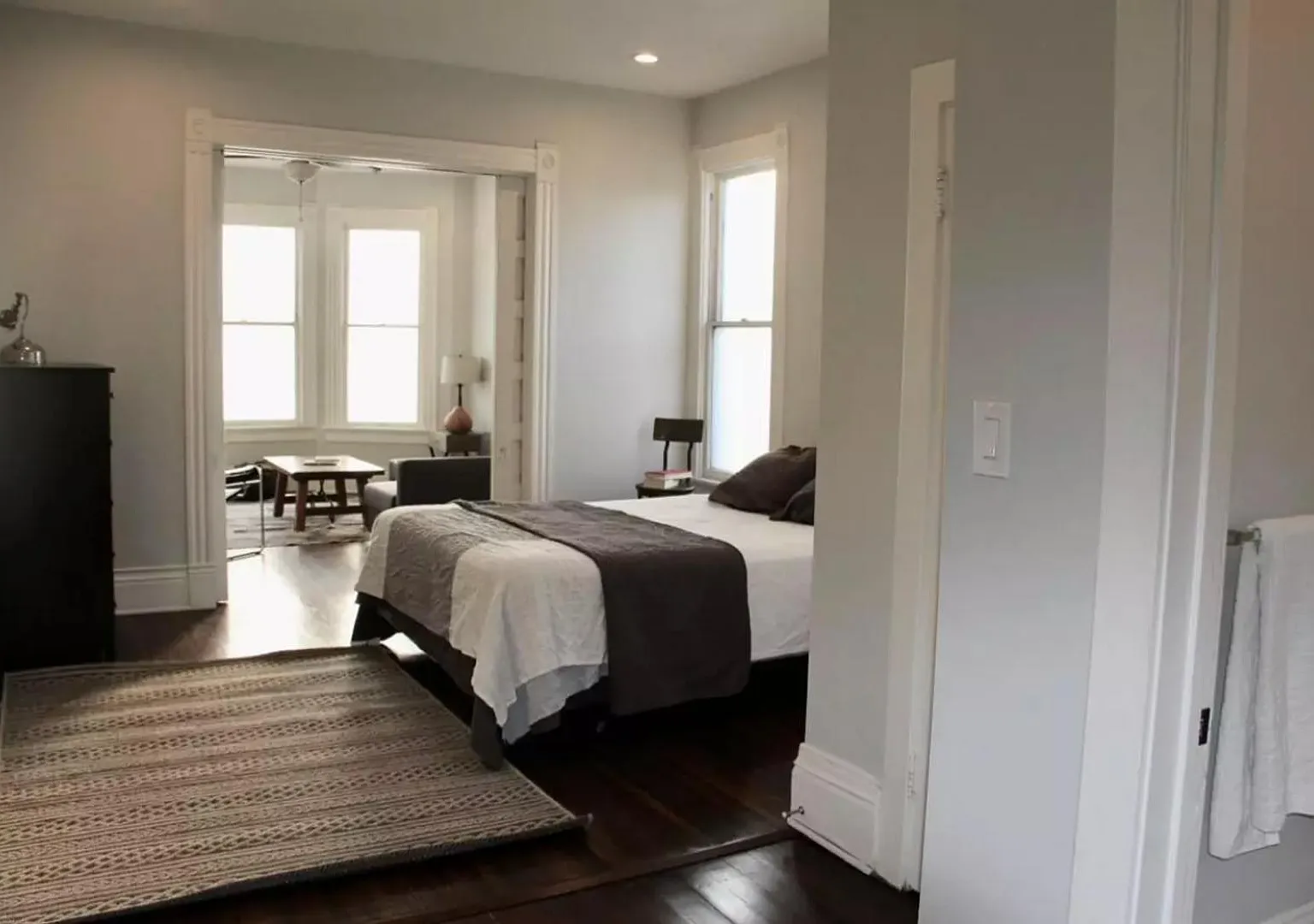 1 bed, 936 sqft, $1,950 — Photo 4