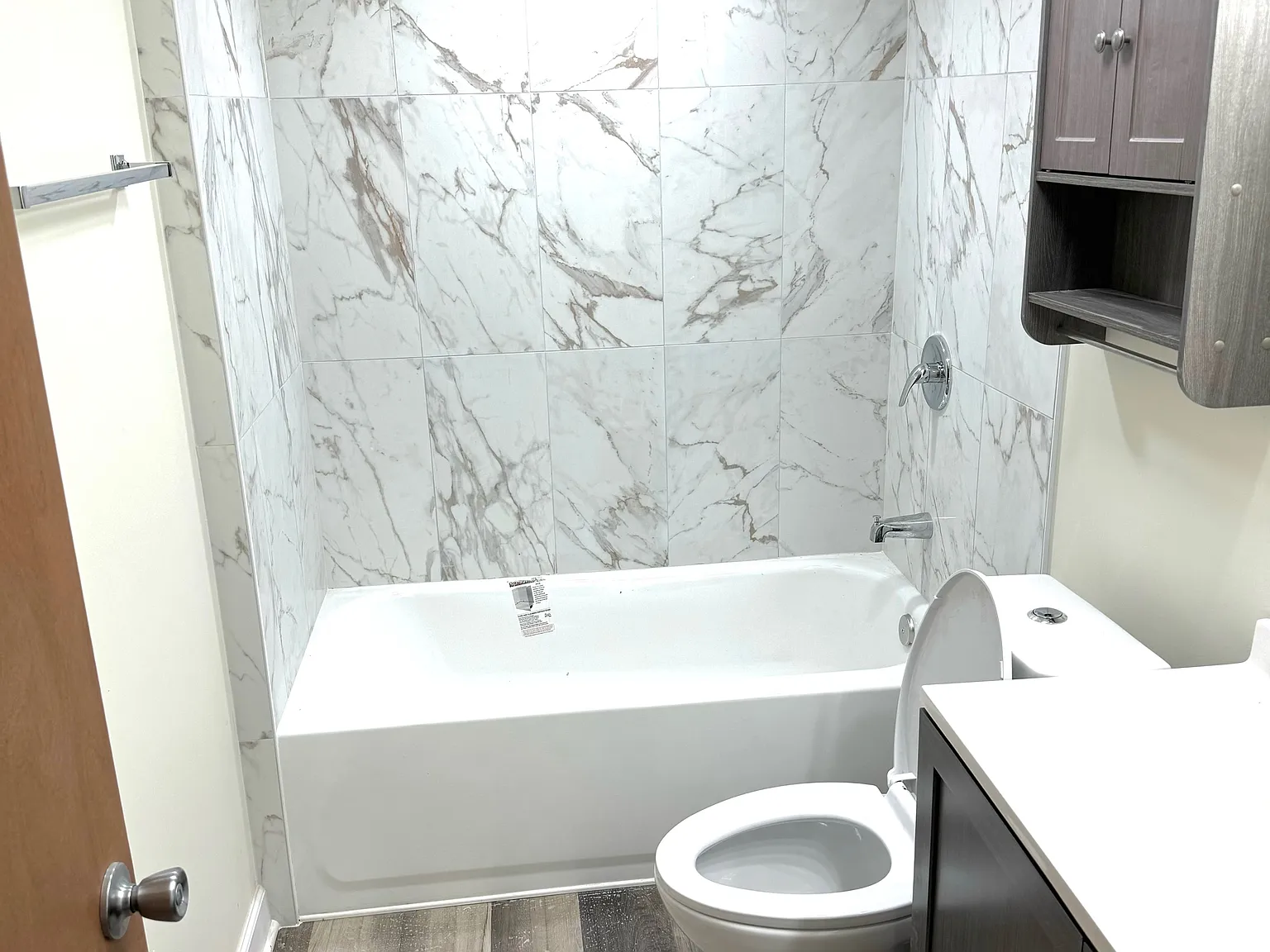 2 bed, 1000 sqft, $1,700 — Photo 3