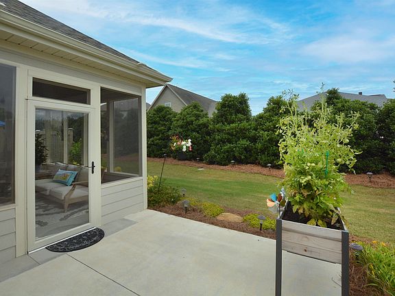 5th image of 346 Belle Oaks Dr