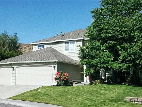 161 Newhaven Pl photo 1