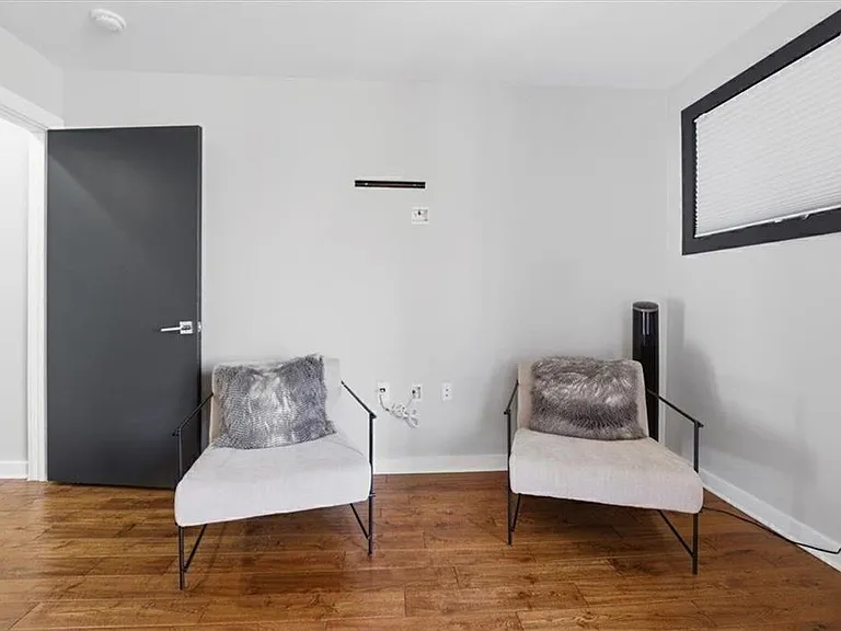1250 Breuer Mews NW — Photo 12