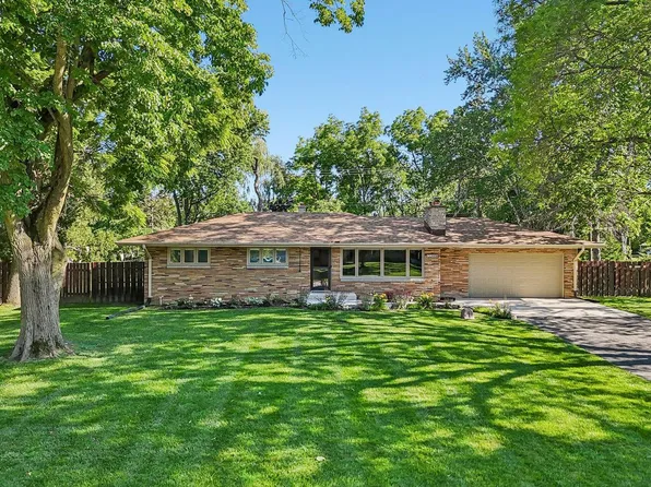 11509 Parkview LANE, Hales Corners, WI 53130