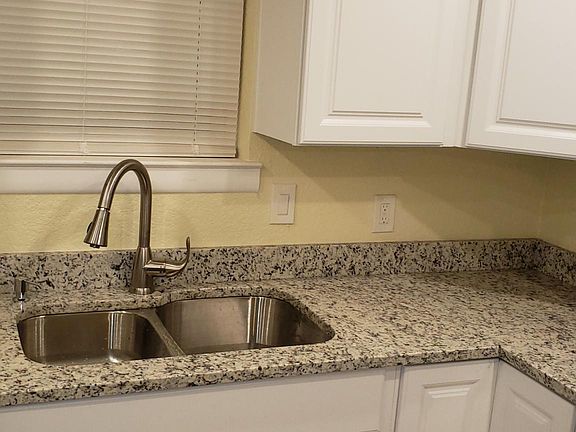 3rd image of 3912 Delaware Trl