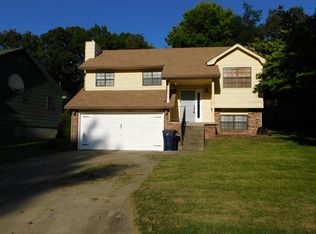 1725 Ridgewood Cir, Neosho, MO 64850