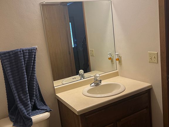 4th image of 1674 Delta Dr