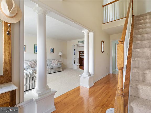 4th image of 108 Lucy Long Ct