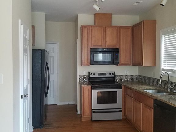 4th image of 1003 Woodside Park Ln