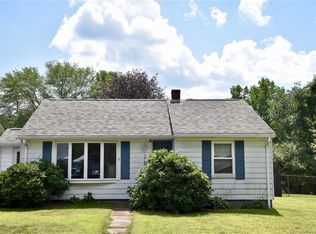 5 Alice Dr, Quinebaug, CT 06262