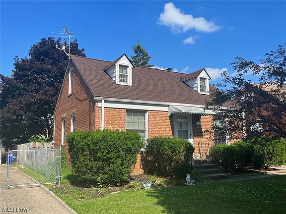 3rd image of 4394 Newberry Dr
