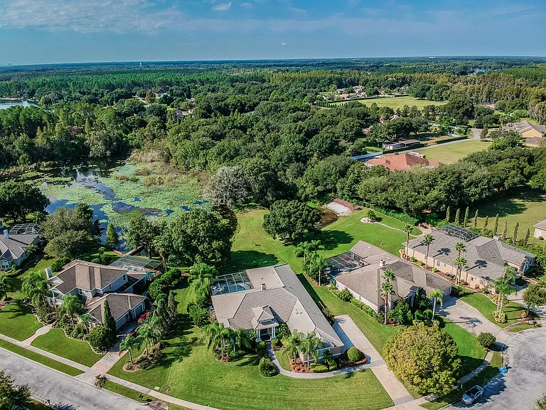1107 Oxbridge Dr — Photo 15