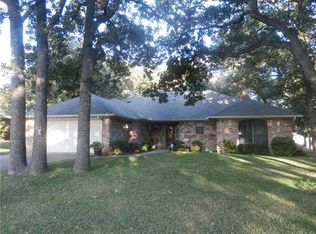1021 Oak Ridge Dr, Azle, TX 76020