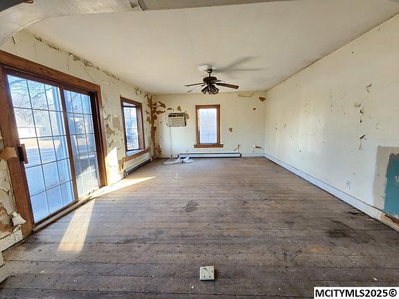 4th image of 1106 N Jefferson Ave