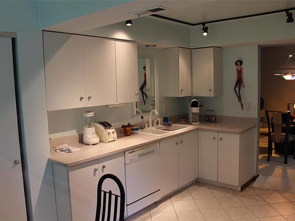 5th image of 2341 Seven Pines Dr Unit 5