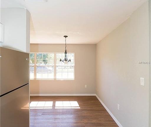 3rd image of 462 N Washingtonia Ct