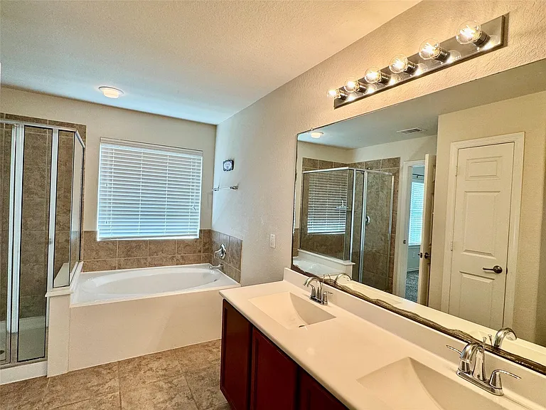 6407 Densberry Ln — Photo 8