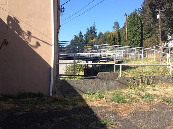 3rd image of 222 N 1st St