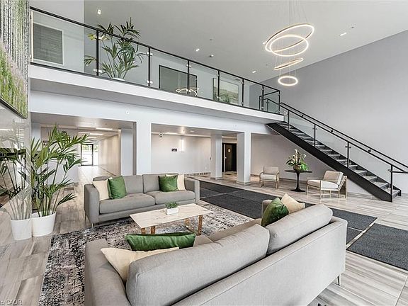 4th image of 35 Kingsbury Sq #121