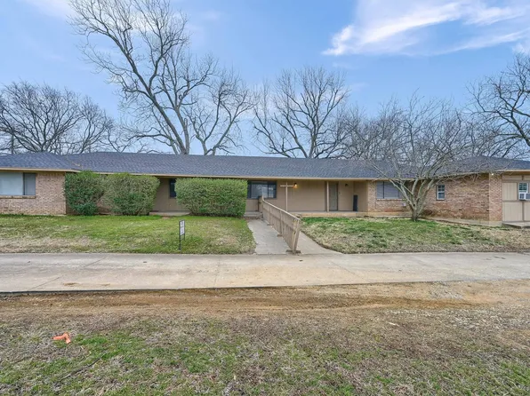206 Water St, Whitesboro, TX 76273