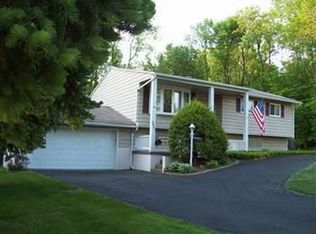 2061 Hermitage Dr, Twinsburg, OH 44087