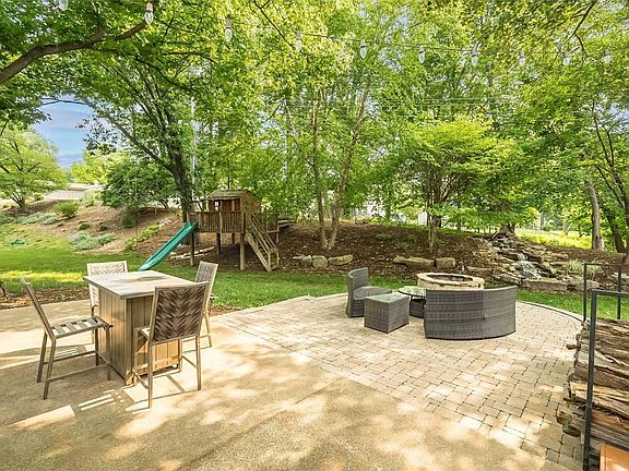 4th image of 2027 Barnhill Ct