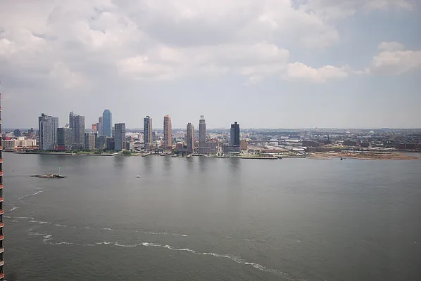 Rented by Luxury Habitat | media 26