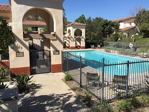 3rd image of 320 Cuyler Harbor Dr