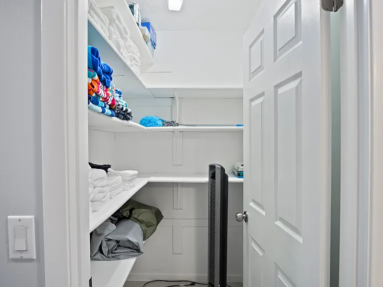 1360 SW Albatross Way — Photo 40