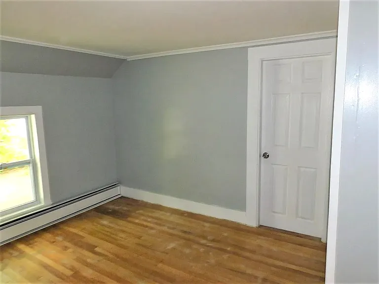31 Wesley St — Photo 12
