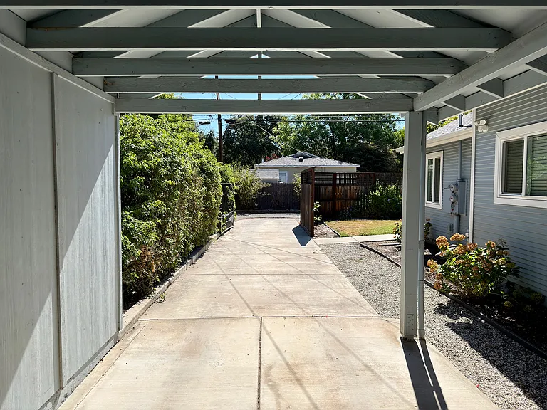 237 Earl Ave — Photo 19