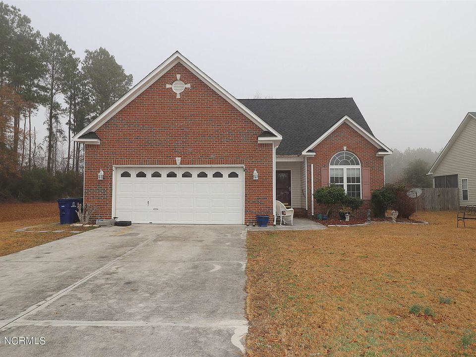 1st image of 400 Albany Dr