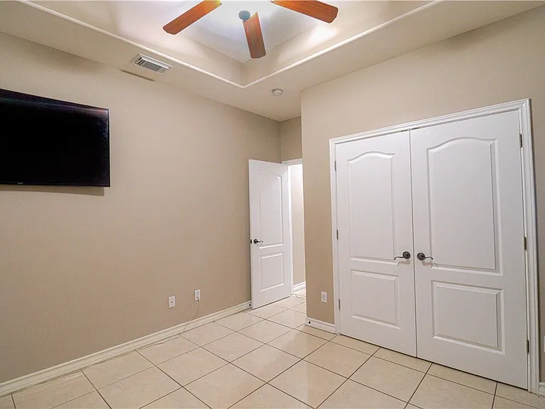6842 Old Square Dr — Photo 8