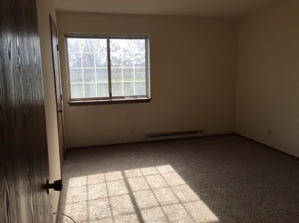 901 Whispering Pines Way, Fitchburg, WI 53713