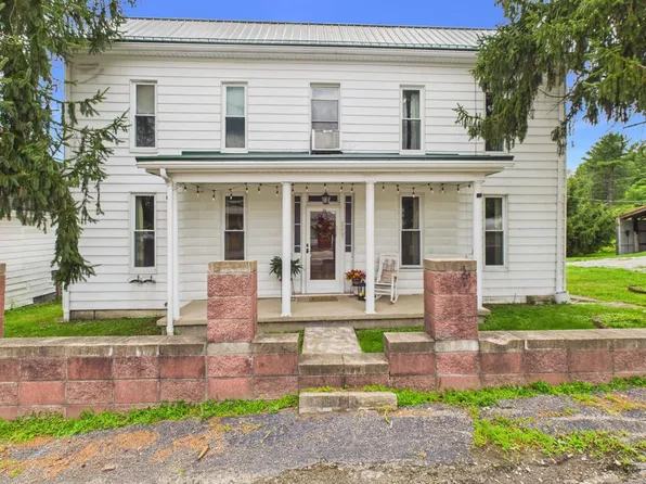 8067 Waynesburg Pike Road, Cameron, WV 26033