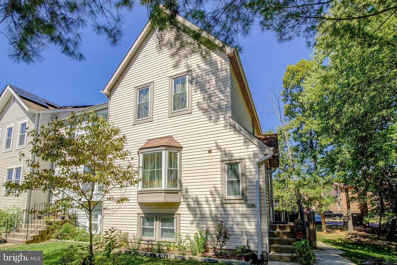 1 bed, 1328 sqft, $1,400 — Photo 1