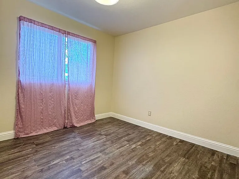 1502 Cottonwood Ave — Photo 14