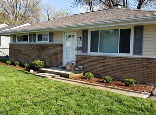 15 Miller Rd, Lake Zurich, IL 60047