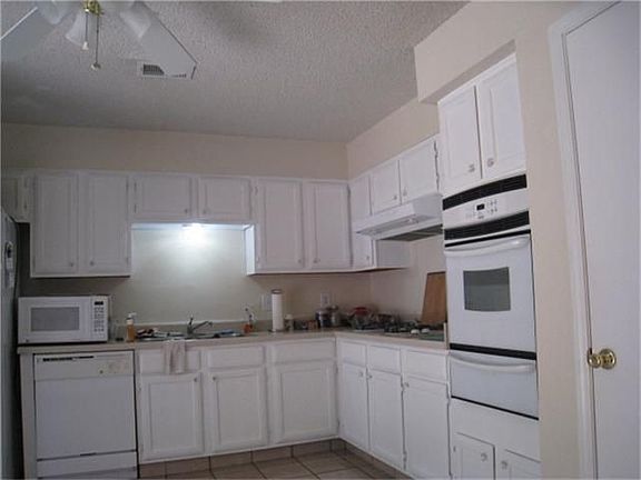 5th image of 3227 Glade Springs Dr