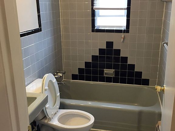 4th image of 2992 Woodrow Ave APT 10