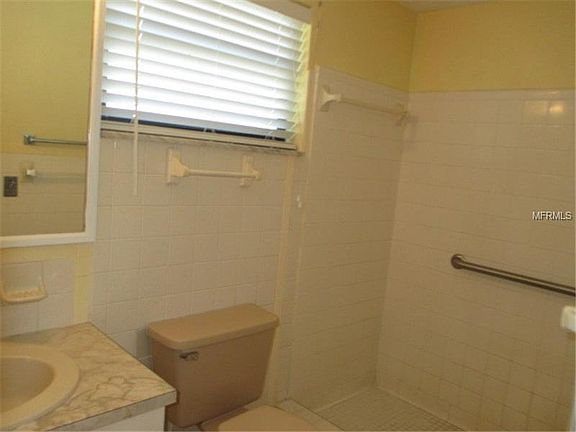 4th image of 3832 Sunray Dr