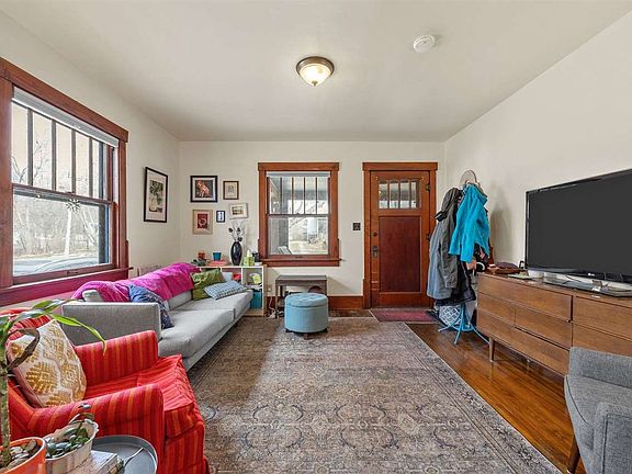 5th image of 1403 E College St