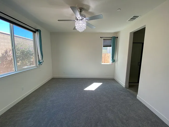 1419 Cheetah St — Photo 5