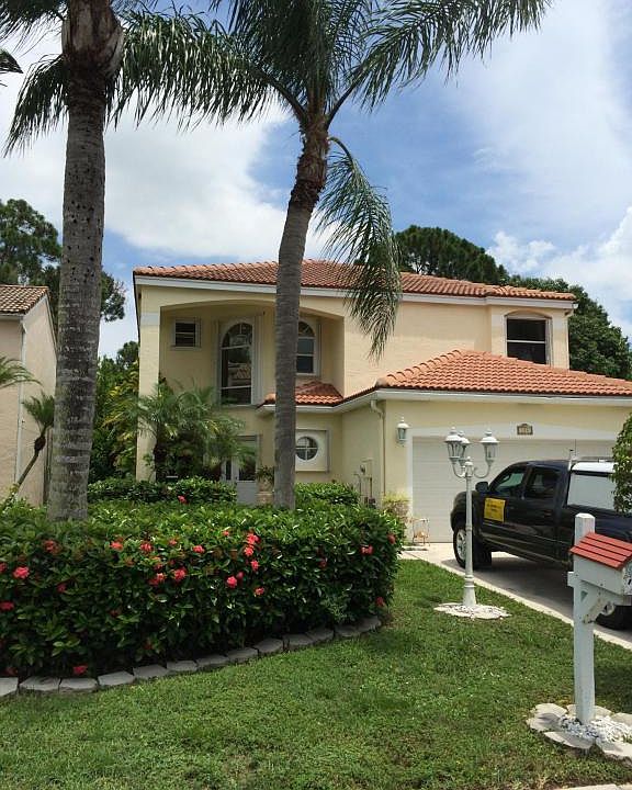1st image of 124 Oakwood Way