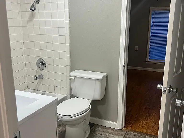 818 N Detroit Ave — Photo 10