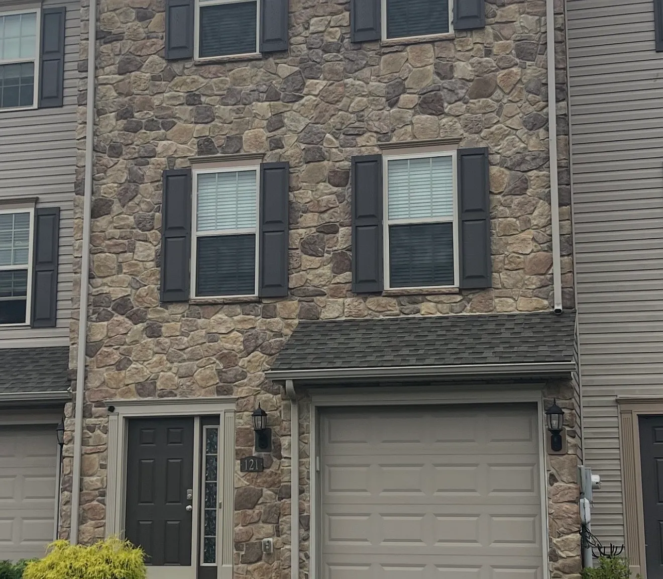 3 bed, 1680 sqft, $2,000 — Photo 1