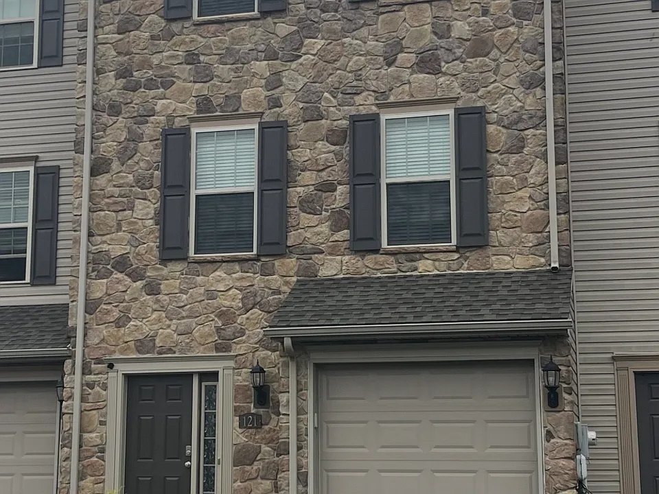 121 Katelyn Dr