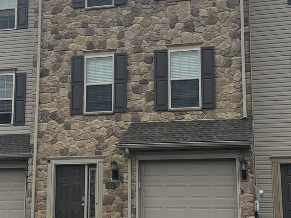 121 Katelyn Dr, New Oxford, PA 17350