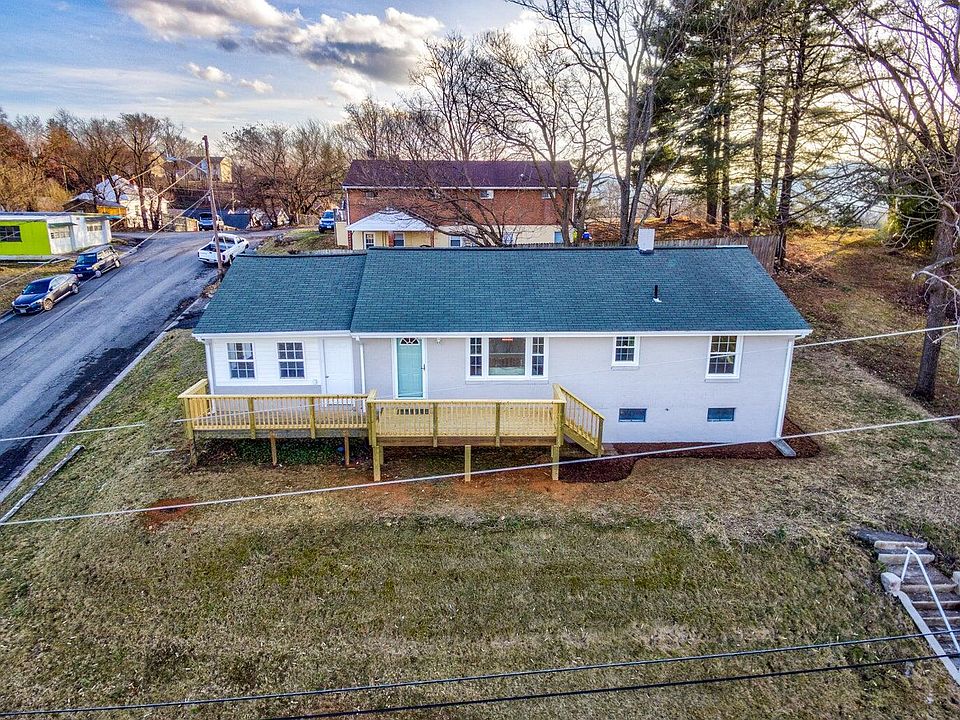 1st image of 137 Crestview Ave